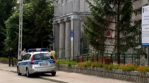 Policja zabezpiecza dokumenty ws