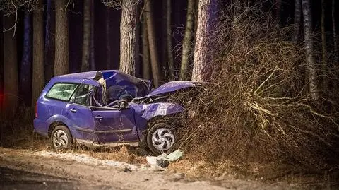 Czarne. Dwóch mężczyzn zginęło w wypadku