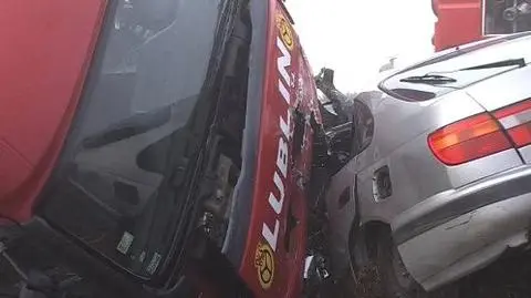 Dwa poważne wypadki, TIR przygniótł auto