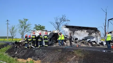 Ciężarówki w ogniu, kierowcy nie żyją. 
Droga zablokowana do czwartku