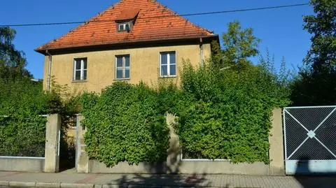 Świdnica: zabytkowy dom ze schronem na sprzedaż