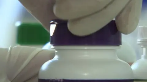 Farmaceutyki na szczupłą sylwetkę mogą być szkodliwe 