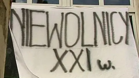 Sprzedani wraz z kamienicą. Za "żenującą cenę"