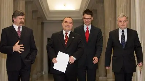 Podadzą Niesiołowskiego do komisji etyki