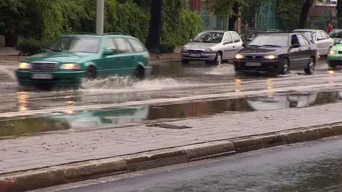 Podtopione ulice i zalane piwnice. Wielka ulewa przeszła przez Wrocław