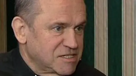 Ks. Jankowski kontaktem SB? "Aż się śmiać chce"