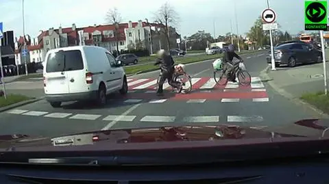 Kierowca prawie potrącił rowerzystę. Nagranie z Kontakt24