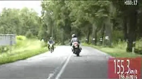 Złodziej-motocyklista uciekał przed policją