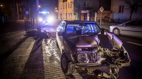 Chojnice: Wjechała samochodem w latarnię