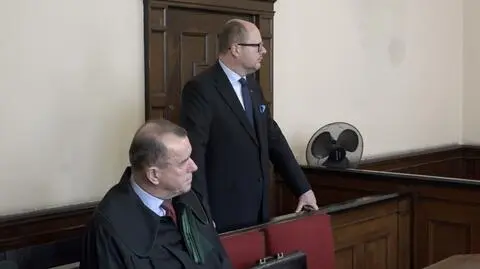 Paweł Adamowicz na sali sądowej
