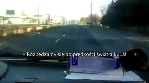 Karetka pędziła ulicami miasta na sygnale