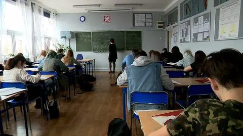Ustrzyki szukają oszczędności w oświacie