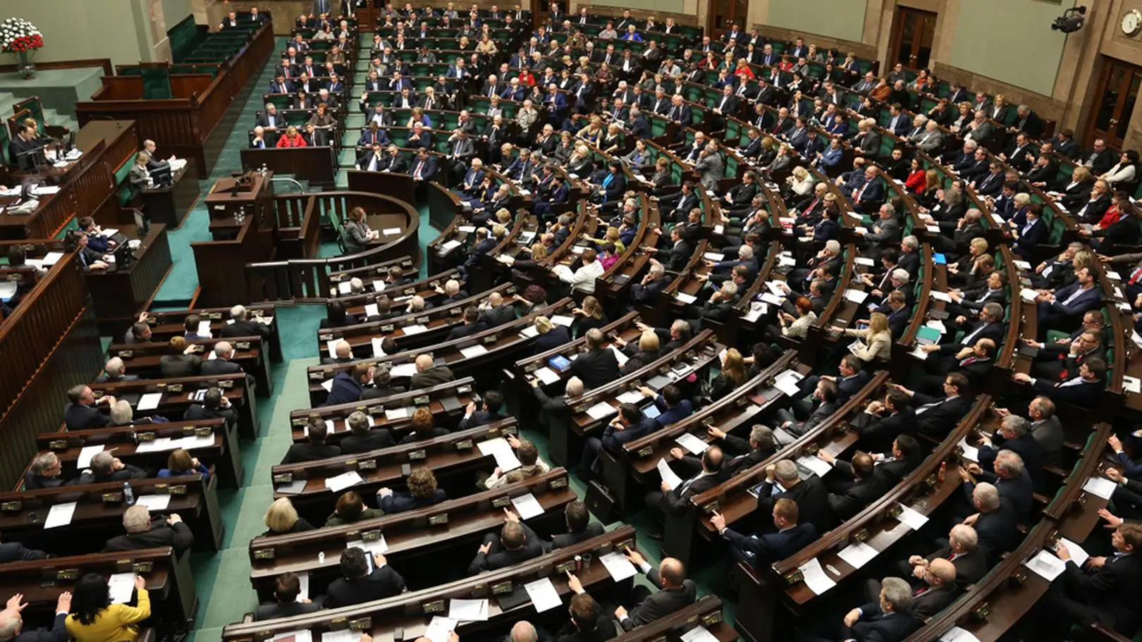 Polska i świat: Posłowie na poligon | TVN24