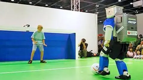 "Roboty ograją ludzi w 2050 roku"