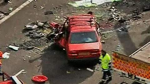 Pięć osób zginęło w wypadku, do którego doszło podczas ucieczki samochodu osobowego przed policyjnym pościgiem na jednej z brytyjskich autostrad. (APTN)