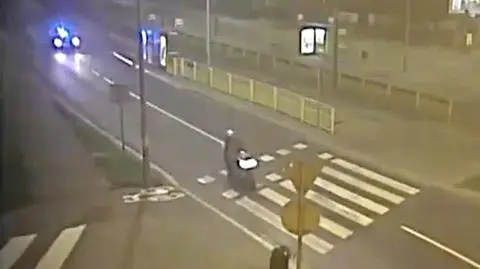 Szczecin. Przejechał motocyklem na "czerwonym", uciekał