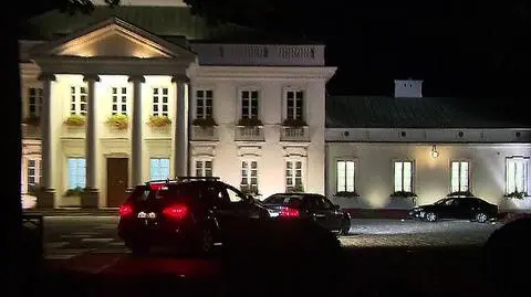 Premier pojawił się w Belwederze około godziny 21 
