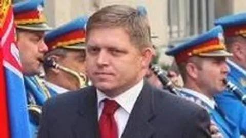 Fico się poddaje i rezygnuje