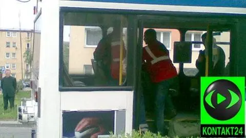 Nożownik w trolejbusie. Ranny pasażer