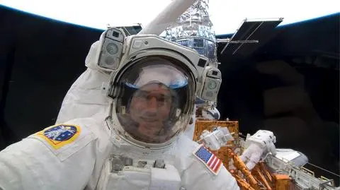 Spacer kosmiczny z problemami