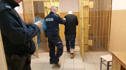 Elbląg: Agresywny petent trafił z urzędu do psychiatryka