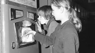 Spółdzielczy Dom Handlowy "Koszyki" Warszawskiej Spółdzielni Spożywców "Społem" przy ul. Koszykowej w Warszawie, 1969