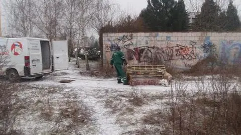 Pół tony śmieci przy akademikach