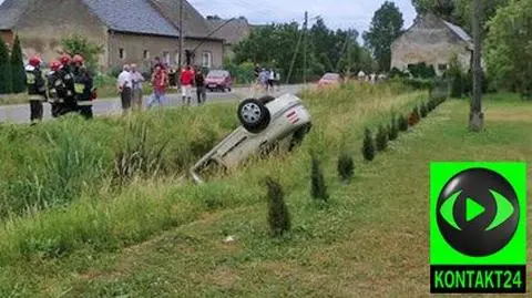 Wiózł rodzinę na promilach i dachował