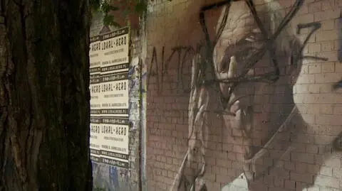 Malowidło jest umieszczone na murze przy al. Kijowskiej w Krakowie