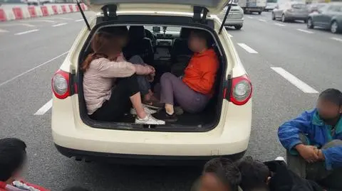 Wiózł passatem dziewięciu imigrantów