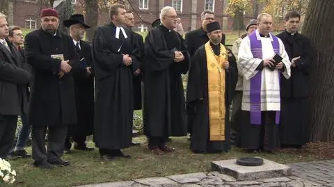 Imam z księdzem, pop z rabinem. 
Wspólna modlitwa w Gdańsku