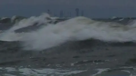 Ocaleni na środku morza