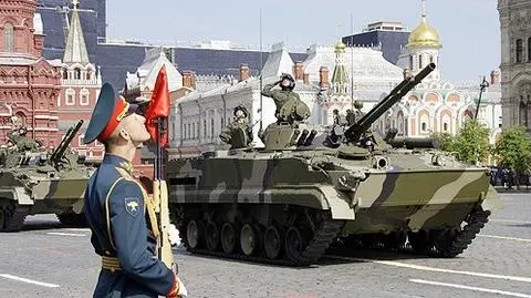 Lech Kaczyński na defiladzie 9 maja?