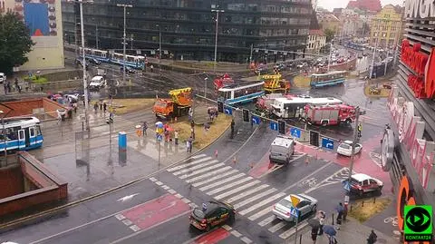 Zderzenie autobusu i tramwaju we Wrocławiu