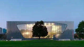 W nowoczesnym gmachu na warszawskim Muranowie, w centrum dawnej dzielnicy żydowskiej, znajduje się Muzeum Historii Żydów Polskich