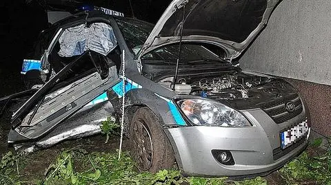 Ośmioro rannych, radiowóz zepchnięty z drogi. Sprawcą 18-latek?
