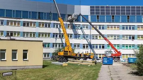 Wieszają 260 ogniw słonecznych na szpitalu w Ustroniu 