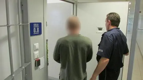 Policja: okradli i pobili niepełnosprawnego w galerii handlowej