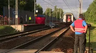 Dwaj pracownicy zostali potrąceni przez pociąg towarowy