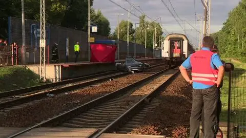 Łazy: pociąg towarowy potrącił pracowników PKP