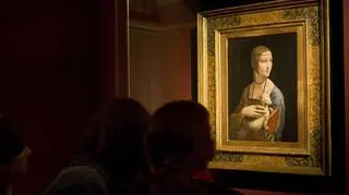17.05 | "Dama z Grosnostajem" Leonarda da Vinci, czy "Krajobraz z miłosiernym Samarytaninem" Rembrandta Harmensza van Rijn to niektóe z dzieł, które od 17. do 30. maja można oglądać w Zamku Królewskim w Warszawie. Ekspozycja dzieł normalnie należących do Muzeum Czartoryskich w Krakowie jest możliwa, dzięki remontowi, który ma tam miejsce (TVN24) 