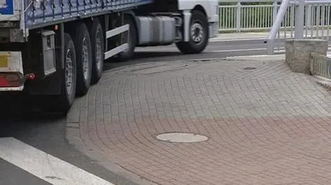 Pięciolatek wypadł z ciężarówki. Prosto pod koła