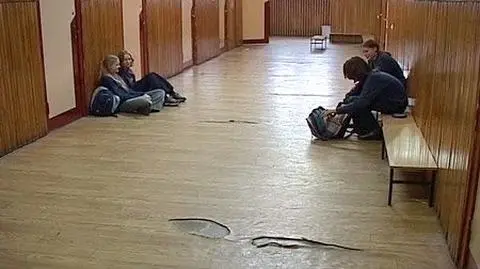 Szkoły bez mydła, papieru i ciepłej wody
