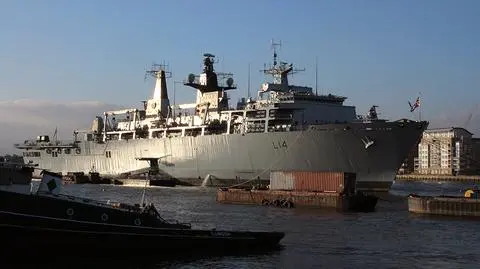 Okręt desantowy HMS Albion