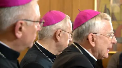"Polska i Świat". Rozczarowanie ofiar księży po konferencji Episkopatu