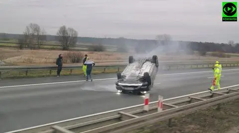 Poznań. Zderzenie na A2, auta się zapaliły