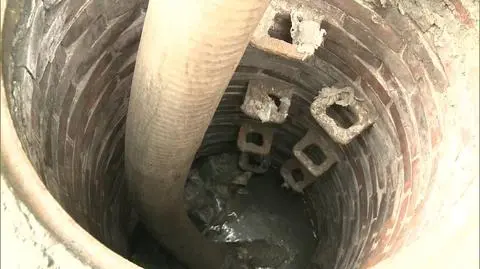 Nie żyje 5-latek, który wpadł do studzienki. Zarzuty dla drugiej osoby