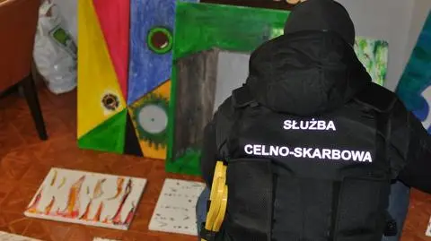 Obrazy zostały zabezpieczone