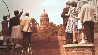 "30 lat po 1989 roku podniosłe opowieści o "cudzie przełomu" to już głównie domena wystaw, uroczystości państwowych i filmów"