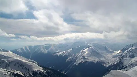 Tatry. Po zejściu lawiny poszukiwano turystów, nie ma poszkodowanych
